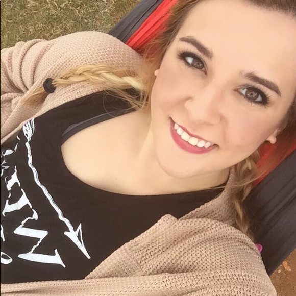 Profile Picture of Amy Marano (@amaggie1995mmmm) on Poshmark