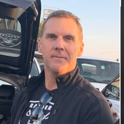 Profile Picture of Mike Vanecek (@mikevanecek) on Twitter