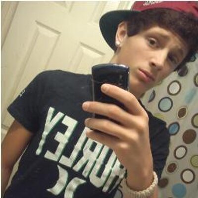 Profile Picture of Devin Wayne Parlier (@dwp30127) on Twitter