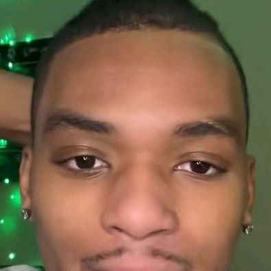 Profile Picture of Yb_FREETOP (@bradleyhackler1) on Tiktok