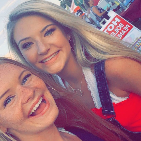 Gracie Sidener - Poshmark Profile Picture of Gracie Sidener (@gsidener) on Poshmark