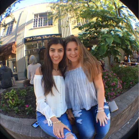 Profile Picture of Sophia Leogrande (@sophialeogrande) on Poshmark