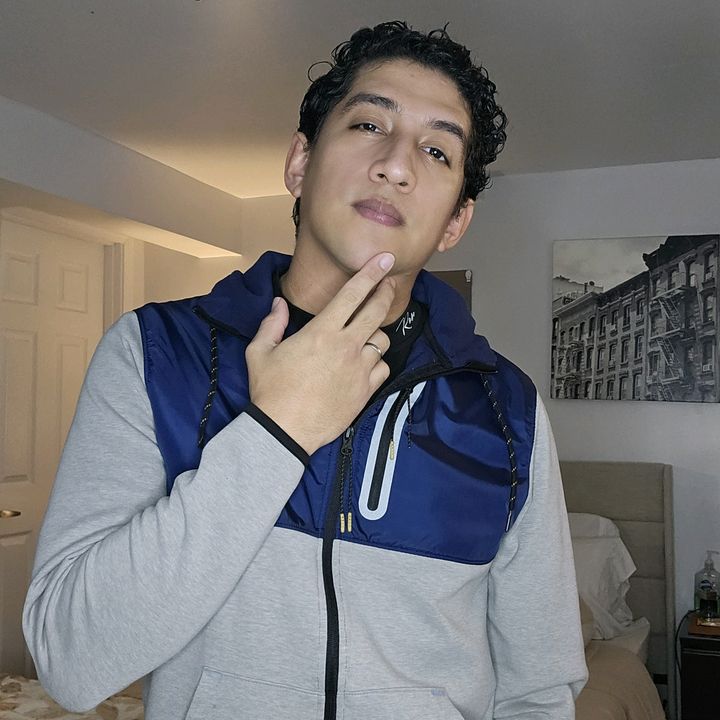 Profile Picture of paizstudiovlog (@stevenpaiz1) on Tiktok