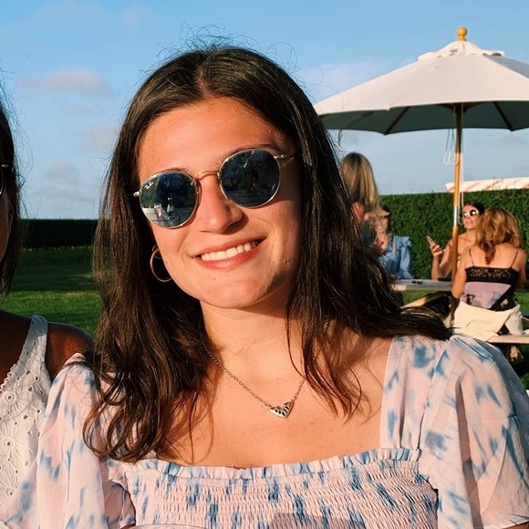 Profile Picture of Brooke Jovanovich (@brookej_10) on Poshmark