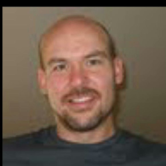 Profile Picture of Michael Veltman (@michaelveltman) on Poshmark