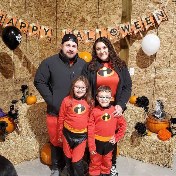 Profile Picture of Ariana Cassio (@arianacassio) on Poshmark