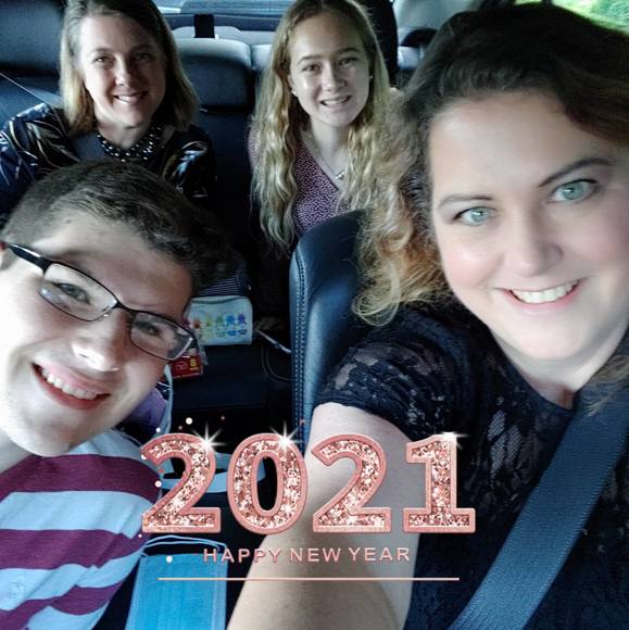 Profile Picture of Lisa Thomas (@lbromeo) on Poshmark