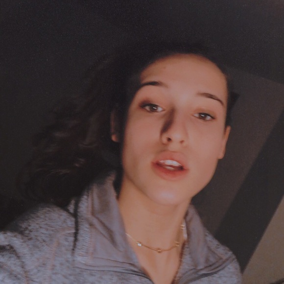 Profile Picture of Ava Krupinski (@avakrupinski) on Poshmark