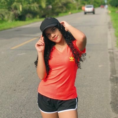 Profile Picture of 𝓥𝓪𝓵𝓮𝓻𝓲𝓮 𝓠𝓾𝓲𝓷𝓽𝓮𝓻𝓸 𝓑𝓸𝓷𝓲𝓵𝓵𝓪 (@Valerie59253762) on Twitter