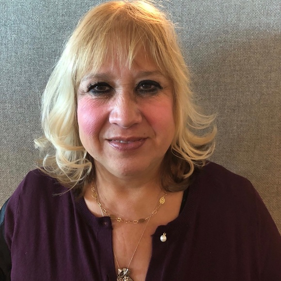 Profile Picture of Margie Comotto (@margiecomotto) on Poshmark