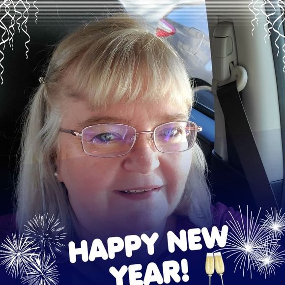 Profile Picture of Linda Capps (@bandmomhhs) on Poshmark