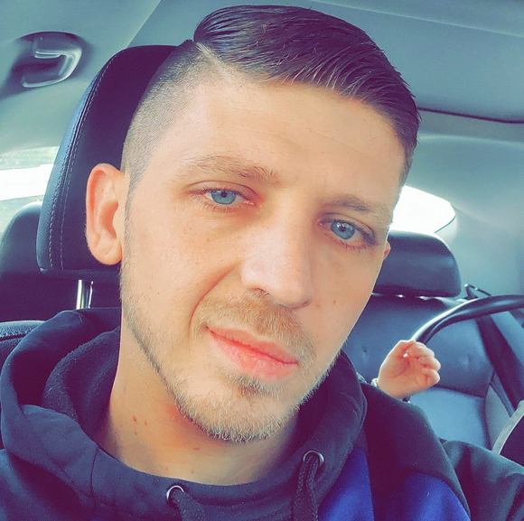 Profile Picture of David Milosh (@miloshboy) on Poshmark