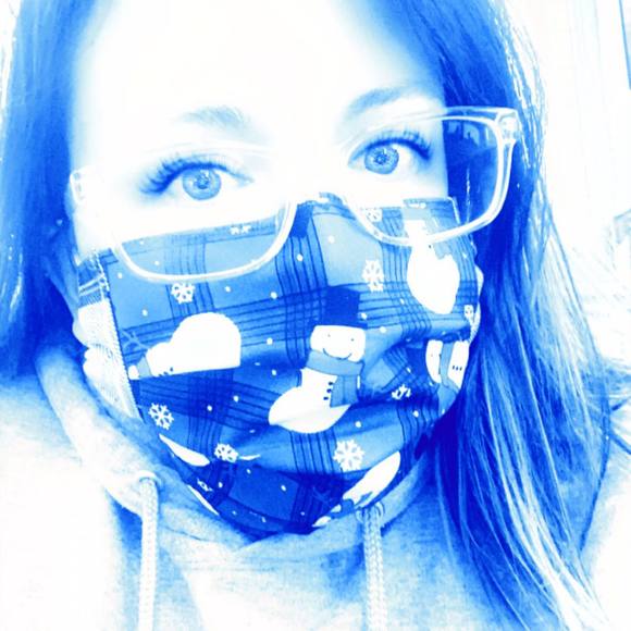 Profile Picture of Samantha Sletten (@slsletten) on Poshmark