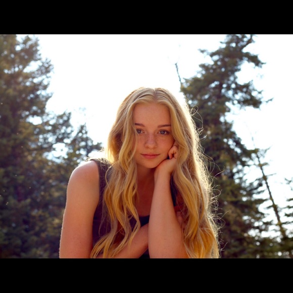 Profile Picture of Kara Larsen (@larsenkara) on Poshmark