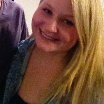 Profile Picture of Lauren Roberts (@LauriceRoberts) on Twitter