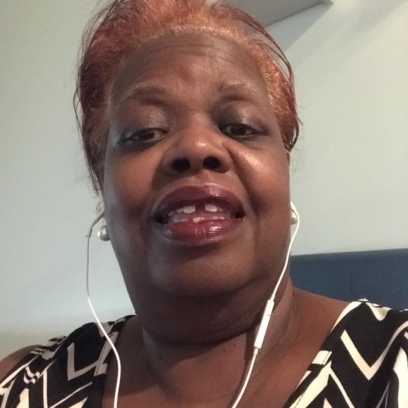 Profile Picture of Carla Foster (@carla_foster) on Poshmark