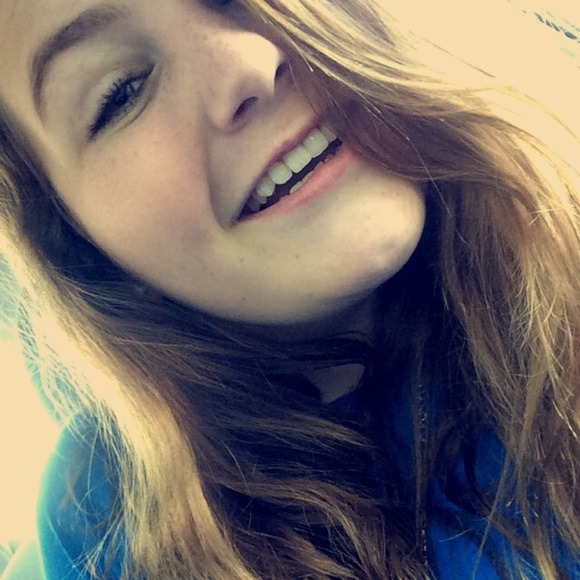 Profile Picture of Jessica Neer (@jessicaneer22) on Poshmark