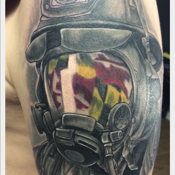 Profile Picture of Brian Lee (@brianlee4493) on Poshmark