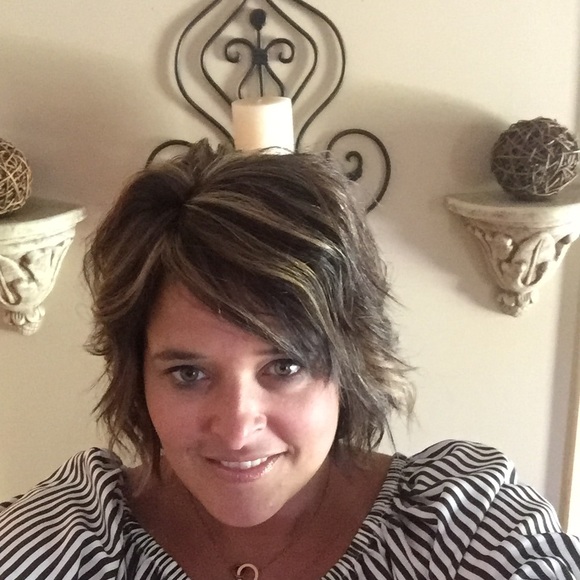 Profile Picture of Christina Gravagna (@cgravagna) on Poshmark