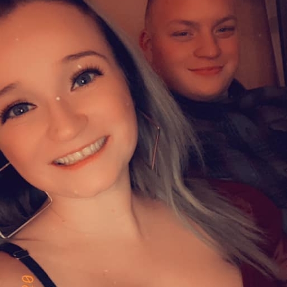 Brienna Bull - Poshmark Profile Picture of Brienna Bull (@briennalouise21) on Poshmark