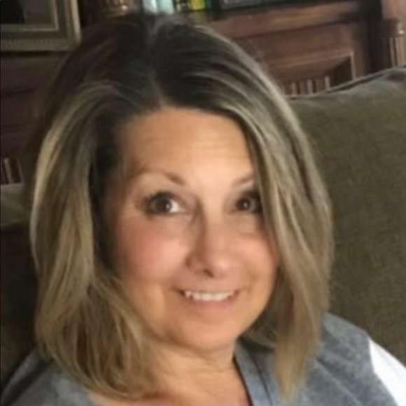 Profile Picture of Randy Eckwall (@scoop3) on Poshmark