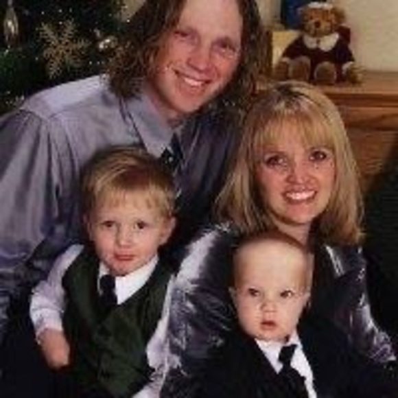 Profile Picture of Jeffrey Muhlestein (@jtm111376) on Poshmark