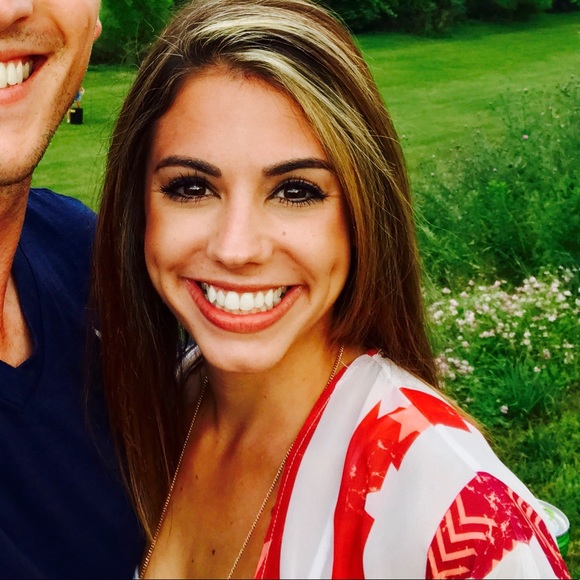 Profile Picture of Lisa Pilch (@lisa42189) on Poshmark