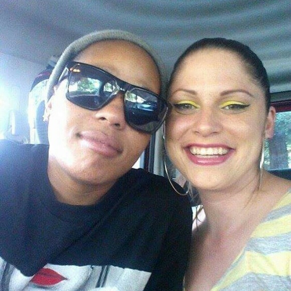 Profile Picture of Alexa Hansbury (@alexahansbury1) on Poshmark