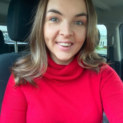 Profile Picture of Holly Douglas (@hollyydouglas) on Twitter