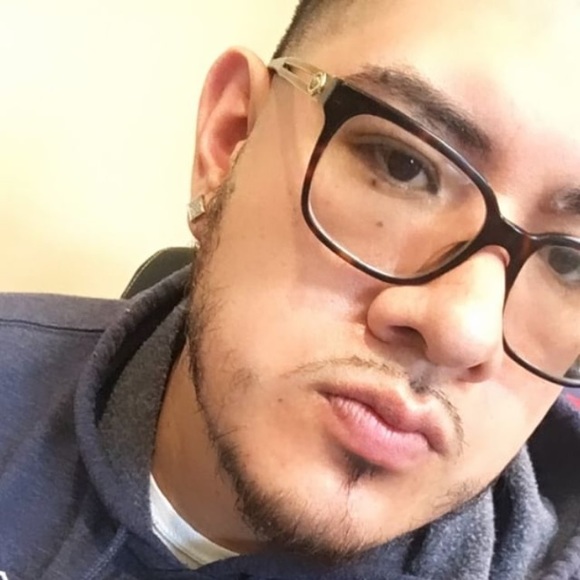 Profile Picture of Javier Alonso (@cage817) on Poshmark
