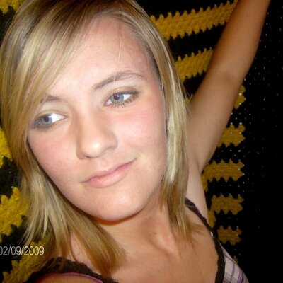 Profile Picture of Alexandra Scheller (@weeziey) on Twitter