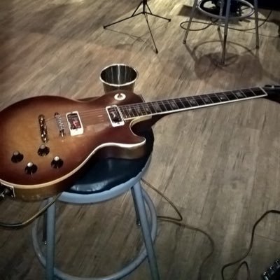 Profile Picture of Randy Honea (@lpguitar) on Twitter