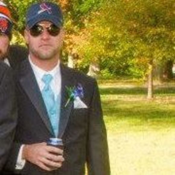 Profile Picture of Brandon Staton (@pinkyelement) on Poshmark