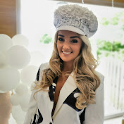 Profile Picture of Julia Davies (@juliaxmooney) on Youtube