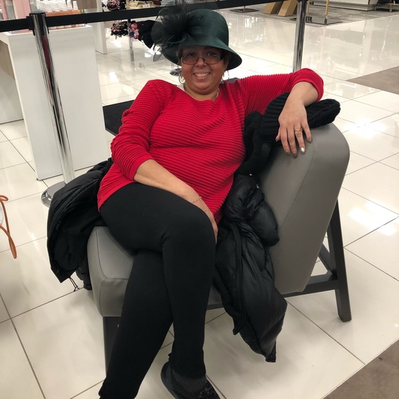 Tammy Toro - Poshmark Profile Picture of Tammy Toro (@tammytoro) on Poshmark