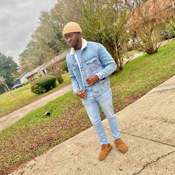 Profile Picture of Jayvien Stephens (@jayboostephens) on Poshmark