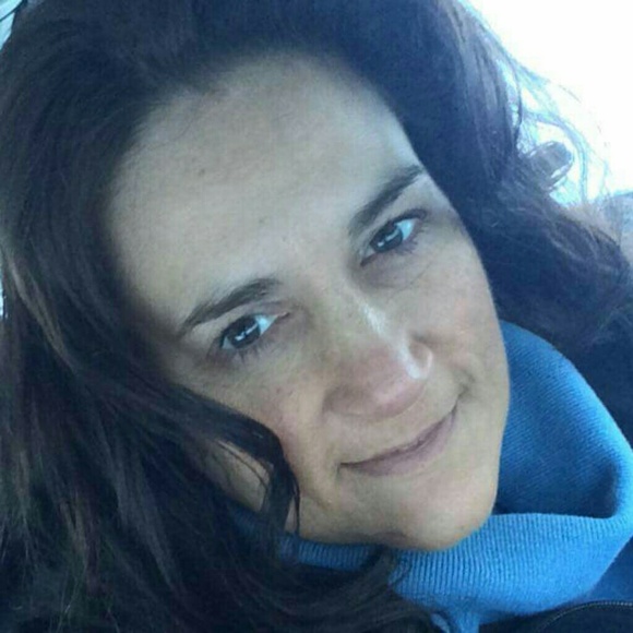 Profile Picture of Ellen Reny (@inemr1) on Poshmark