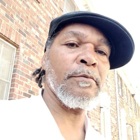 Profile Picture of Victor Blackson (@vblackson0) on Poshmark