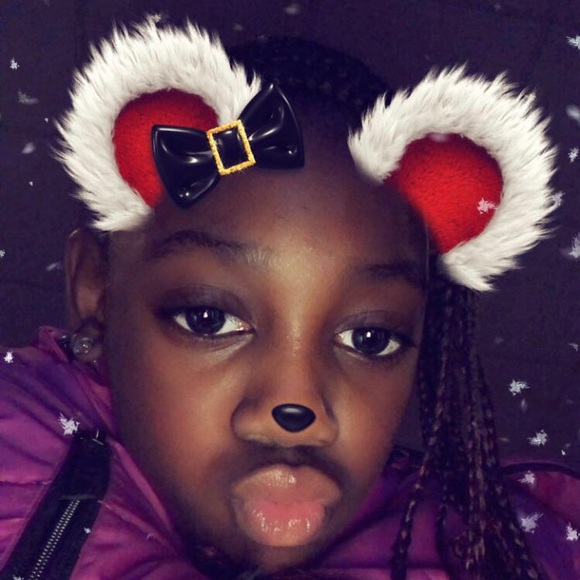 Profile Picture of Joy Page (@joyvictoriapage) on Poshmark
