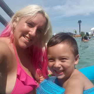 Profile Picture of Eileen Astudillo BJ (@Eileeenadidas) on Facebook