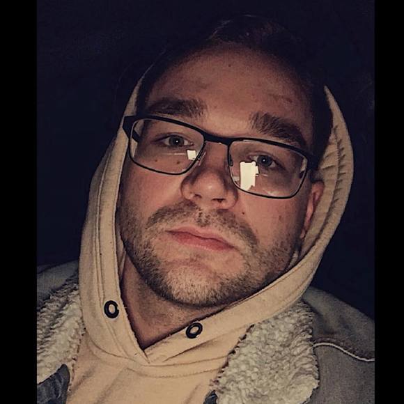 Nick Andresen - Poshmark Profile Picture of Nick Andresen (@nickandresen19) on Poshmark