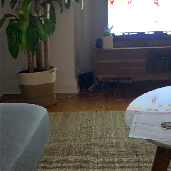 Profile Picture of Danielle Kontos (@deekontos) on Poshmark