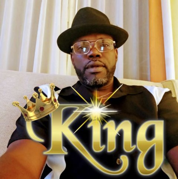 Profile Picture of Dennis Newton (@dennis_newton) on Poshmark