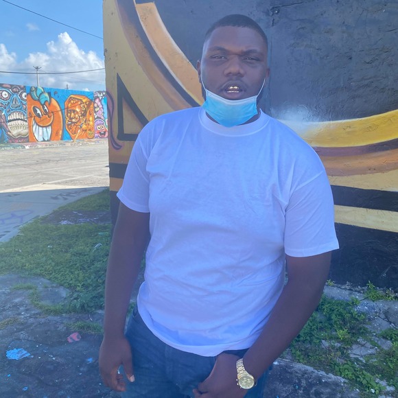 Profile Picture of Obenson Jean-gilles (@obensonj) on Poshmark