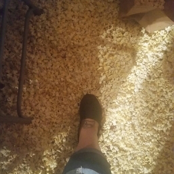 Profile Picture of Bianca Porras (@porrasb) on Poshmark