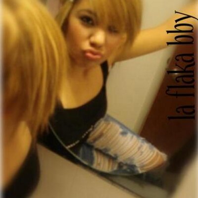 Profile Picture of Andrea Iracheta (@laflakaflores) on Twitter