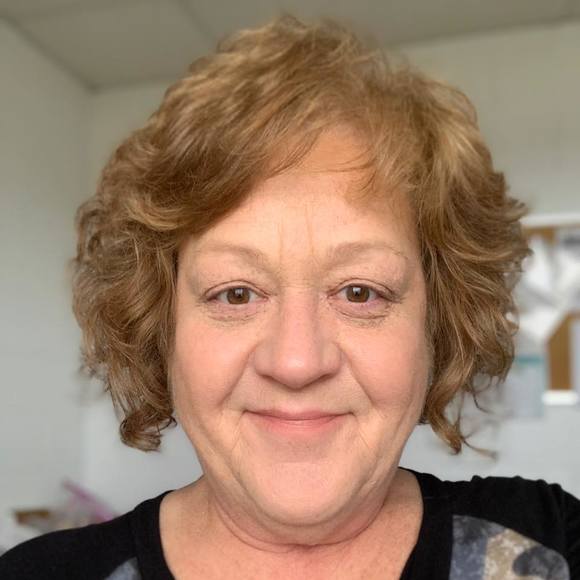 Profile Picture of Jeanne Luckenbill (@jlucken) on Poshmark