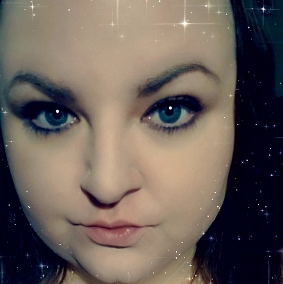 Crystal Cobey - Poshmark Profile Picture of Crystal Cobey (@ccobey85) on Poshmark