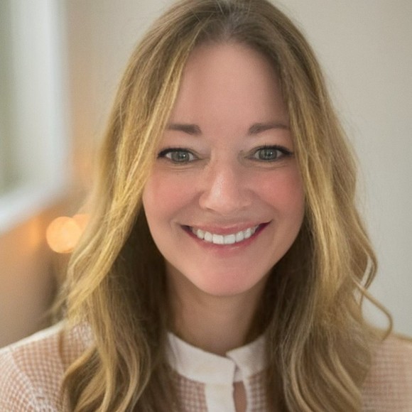 Profile Picture of Becki Robertson (@diagbecki) on Poshmark