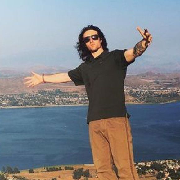 Josh Watkinson - Poshmark Profile Picture of Josh Watkinson (@jwatty94) on Poshmark